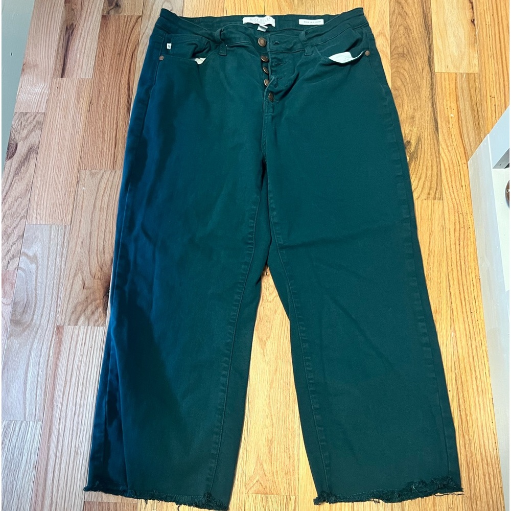 Wide leg cropped Judy Blues size 15